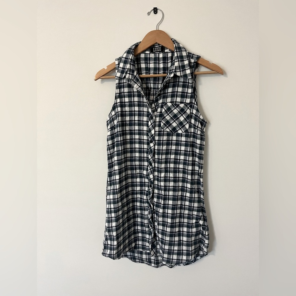 NWOT Luxe Blue Flannel M Tank